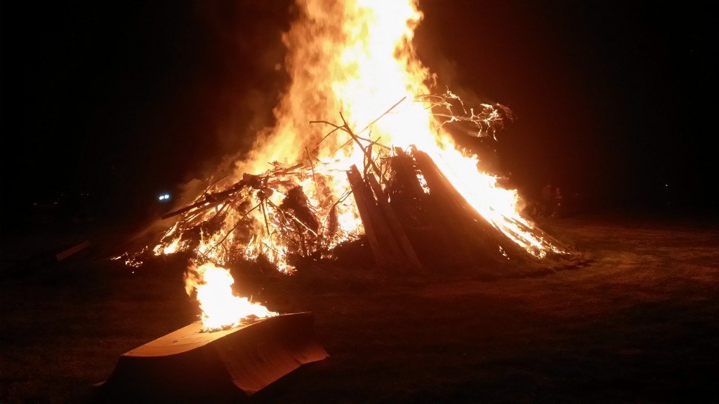 Huge Courtney bonfire